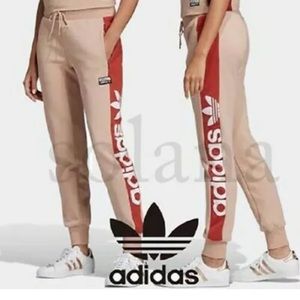 🦋.  NWT Adidas pants M